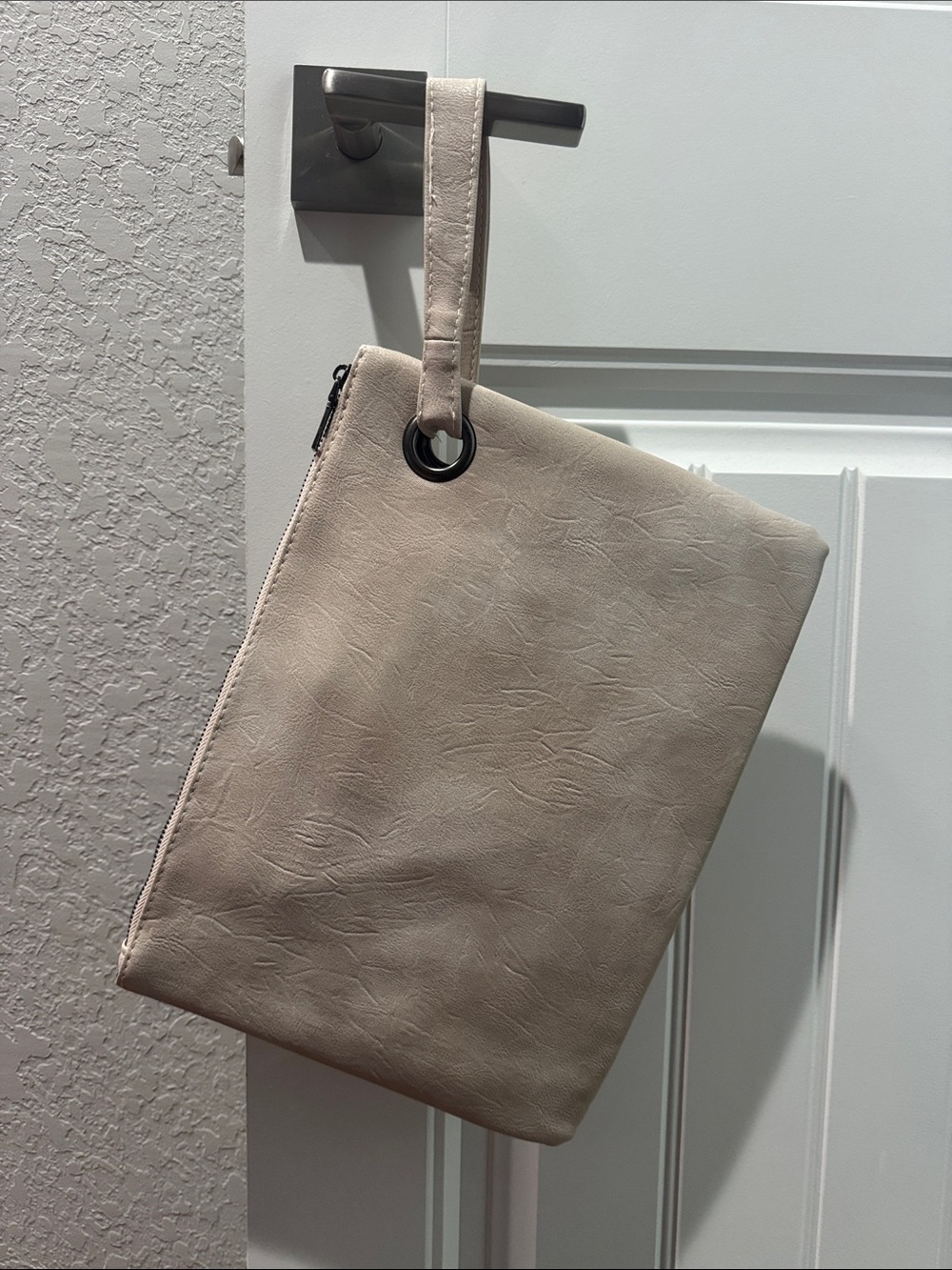 Classic Neutral Wristlet Clutch - Cream leather feel